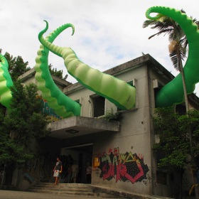 Tentacles Large  no suckers - Inflatable tentacles